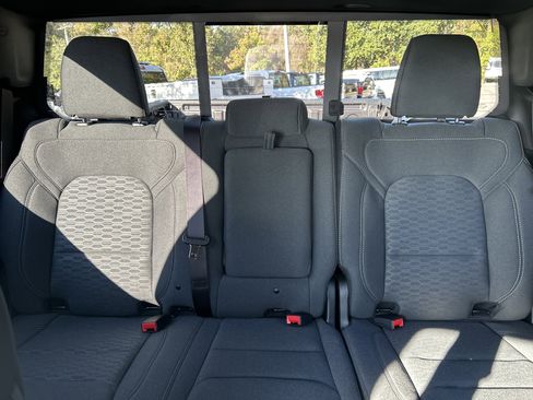 New 2026 RAM 1500 4x4 Crew Cab image 14