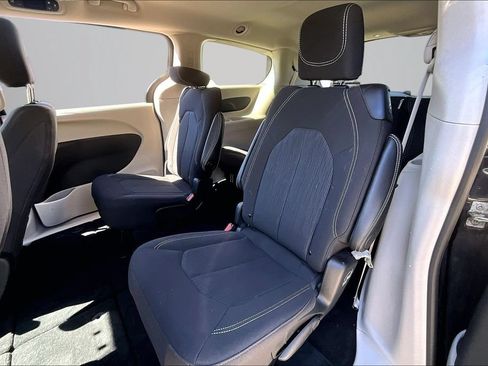 Used 2024 Chrysler Voyager LX FWD image 20