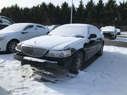 Used 2011 Lincoln Town Car Signature Limited