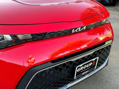 Used 2023 Kia Soul LX image 27