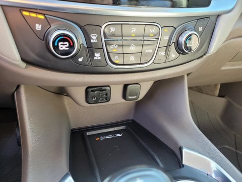 Used 2020 Chevrolet Traverse Premier w/ LPO, Floor Liner Package FWD image 29