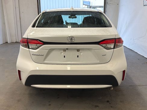Used 2022 Toyota Corolla LE image 6
