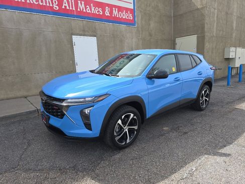 Used 2024 Chevrolet Trax RS w/ Driver Confidence Package image 3