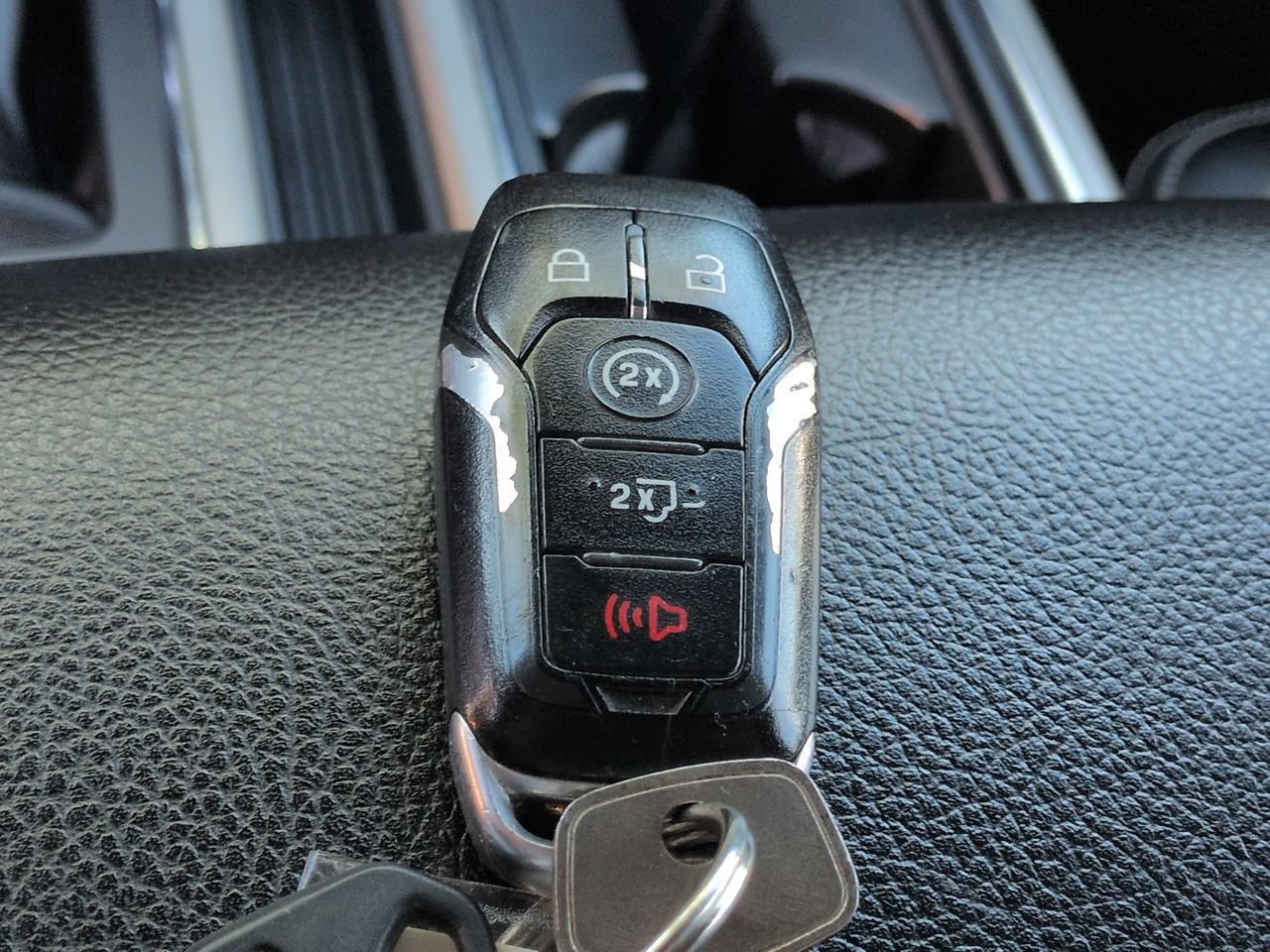 Used 2016 Ford F150 Lariat RWD image 28