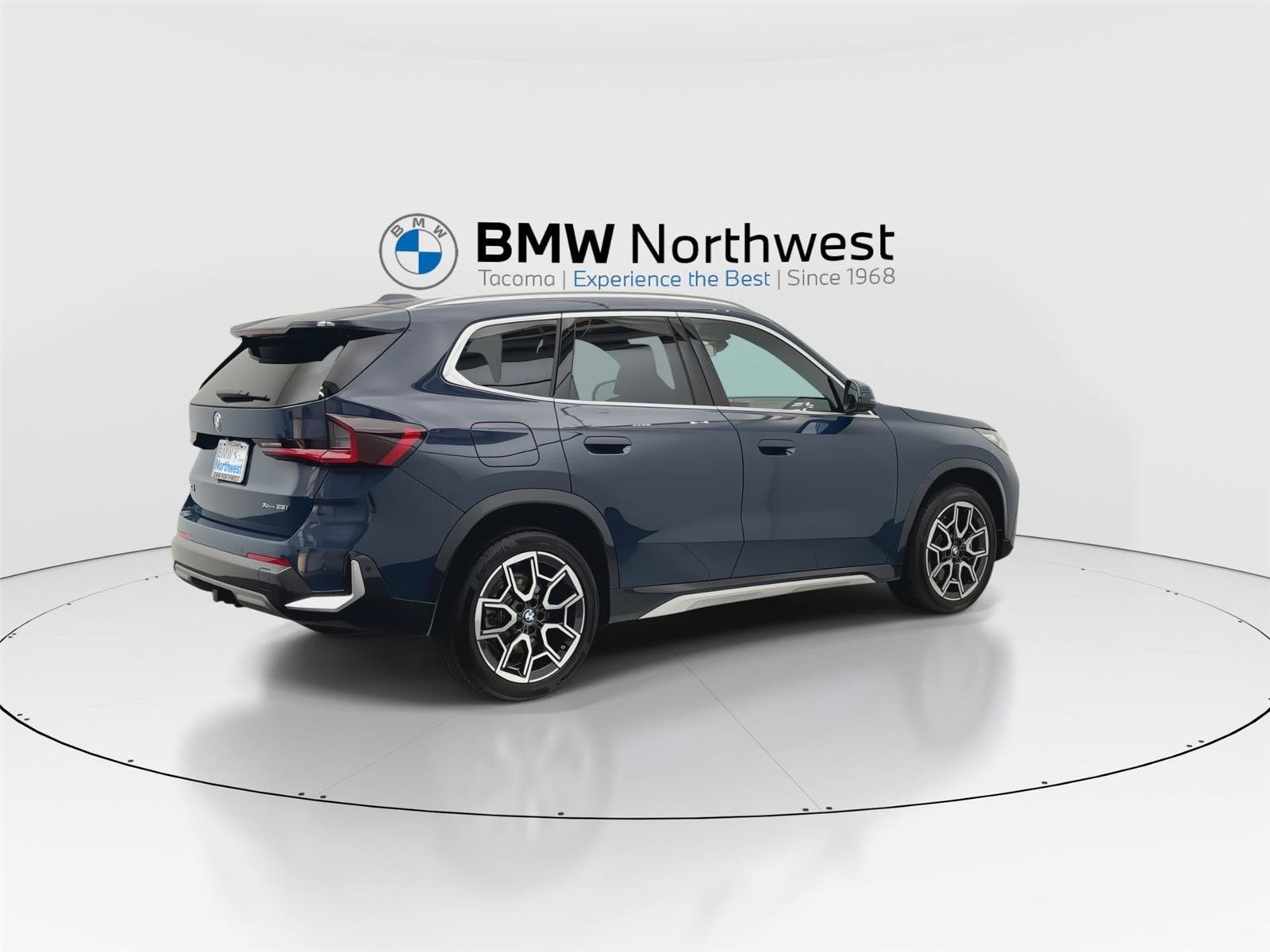 Used 2026 BMW X1 xDrive28i w/ Convenience Package AWD/4WD image 3