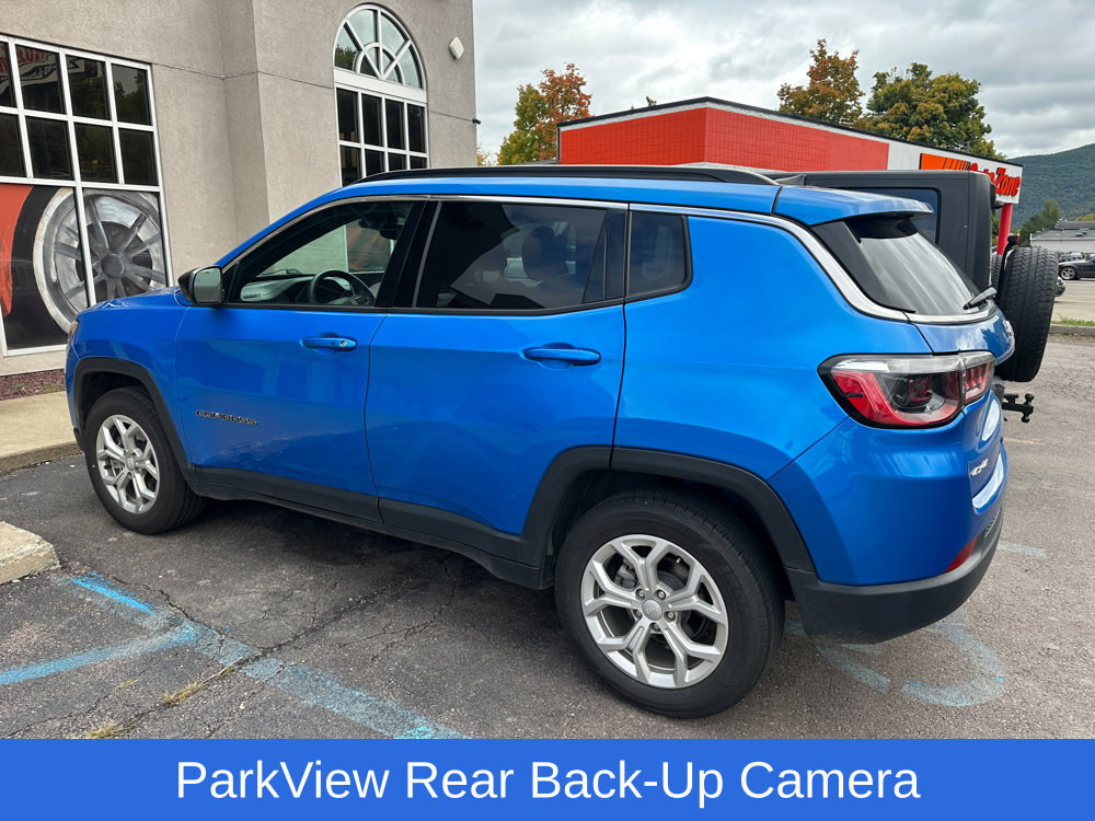 Used 2024 Jeep Compass Latitude AWD/4WD image 5