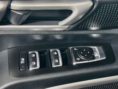 Used 2025 Kia Telluride S AWD/4WD image 17