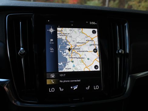 Used 2019 Volvo V90 T6 Cross Country w/ Advanced Package image 31