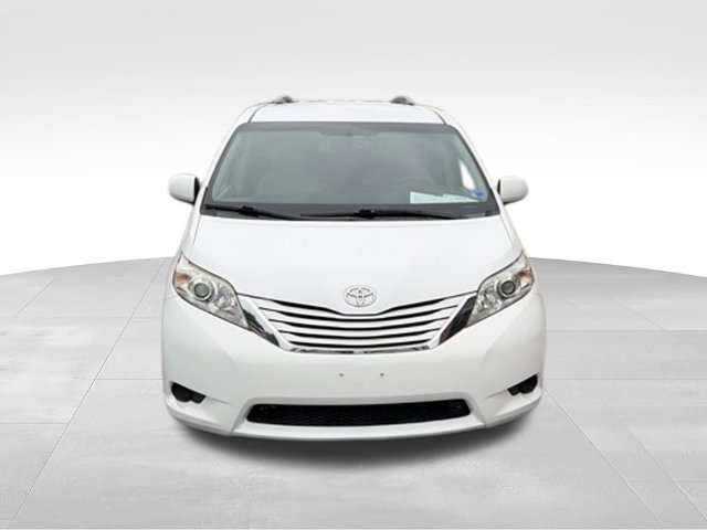 Used 2016 Toyota Sienna LE FWD image 36