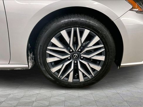 Used 2024 Nissan Altima 2.5 SV image 31