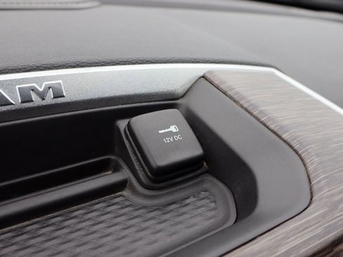 Used 2019 RAM 1500 Laramie image 18