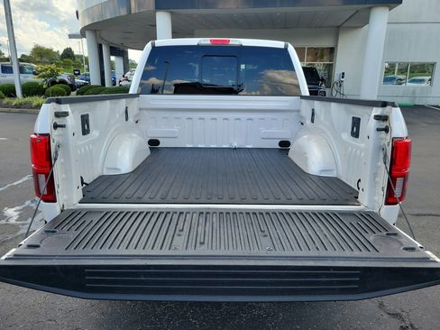 Used 2018 Ford F150 Lariat w/ Equipment Group 502A Luxury AWD/4WD image 7