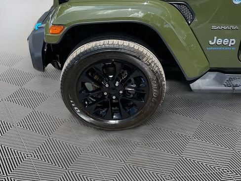 Used 2023 Jeep Wrangler Unlimited Sahara w/ Cold Weather Group AWD/4WD image 35