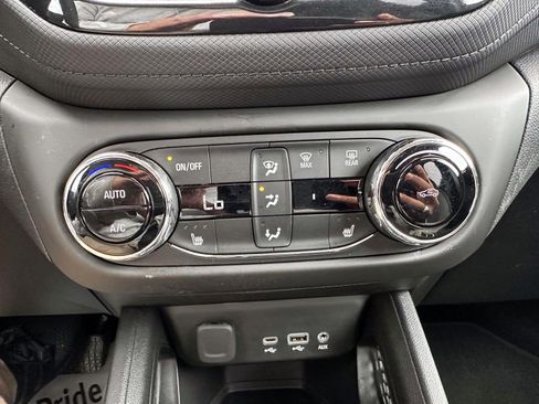 Used 2023 Chevrolet TrailBlazer LT w/ Convenience Package FWD image 23