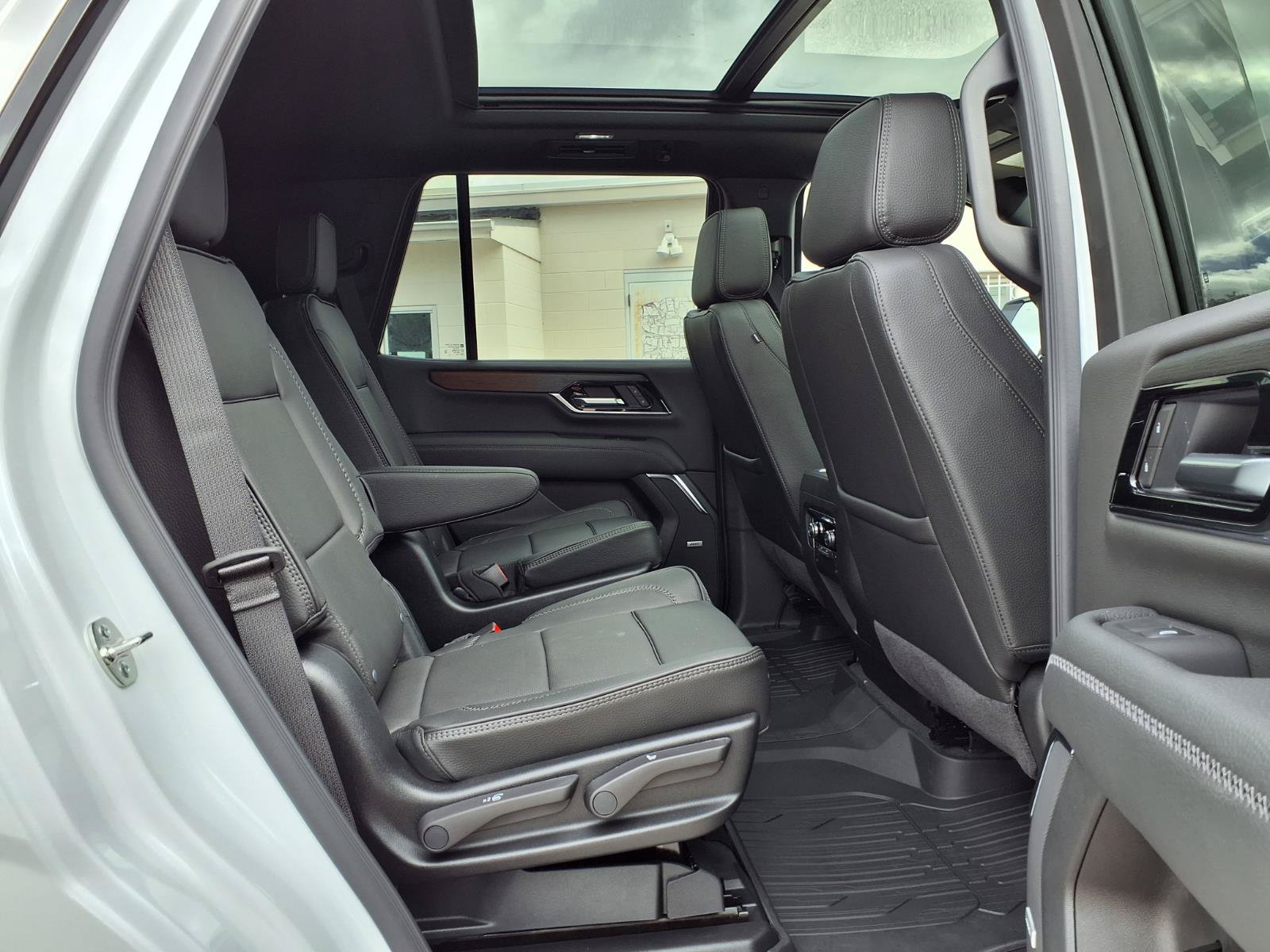 New 2026 GMC Yukon Denali w/ Sun & Power Step Package AWD/4WD image 23