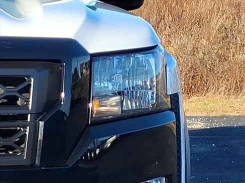 Certified 2024 Nissan Frontier SV w/ Hardbody Edition image 16