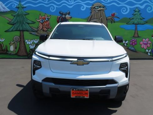 Certified 2025 Chevrolet Silverado EV LT AWD/4WD image 2