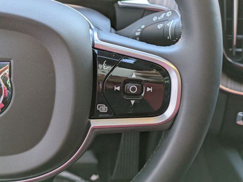 Used 2023 Volvo XC60 T8 Ultimate image 19