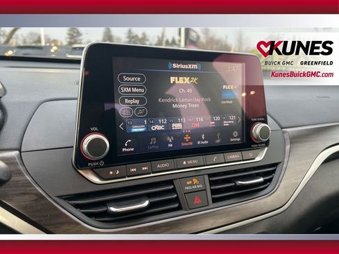 Used 2025 Nissan Altima 2.5 SV image 22