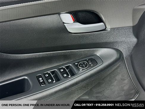 Used 2020 Hyundai Santa Fe SEL w/ Convenience Package image 17