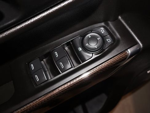 Used 2020 Chevrolet Silverado 1500 LT Trail Boss image 11