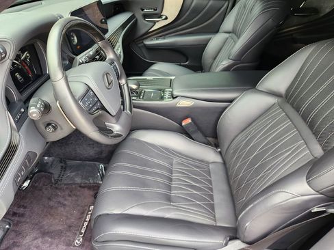 Used 2022 Lexus LS 500 AWD w/ Executive Package image 13