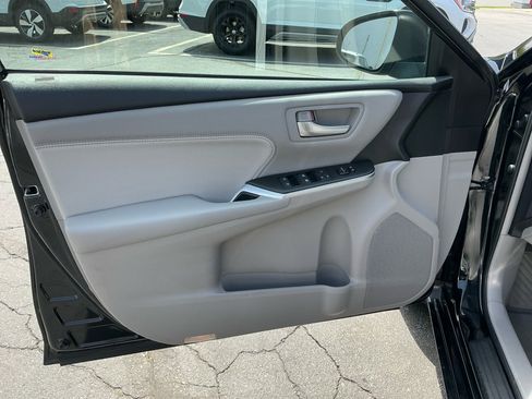 Used 2017 Toyota Camry XLE w/ Moonroof Package image 36