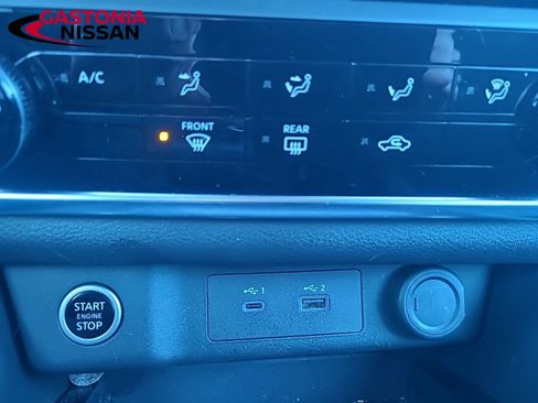 Used 2023 Nissan Rogue S image 36