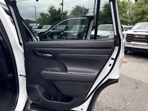 Used 2024 Toyota Highlander XSE AWD/4WD image 35