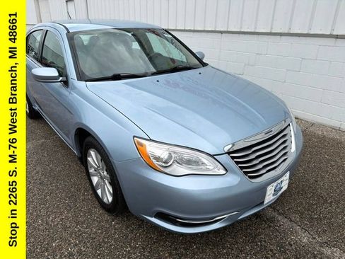 Used 2013 Chrysler 200 Touring FWD image 7