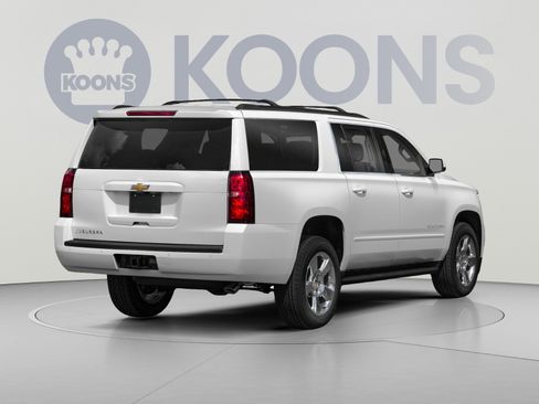 Used 2018 Chevrolet Suburban LT AWD/4WD image 2