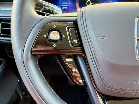 New 2025 Lincoln Aviator AWD w/ Jet Appearance Package image 28