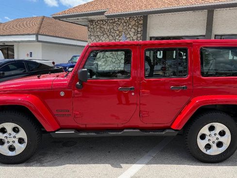 Used 2014 Jeep Wrangler Unlimited Sport w/ Connectivity Group AWD/4WD image 8
