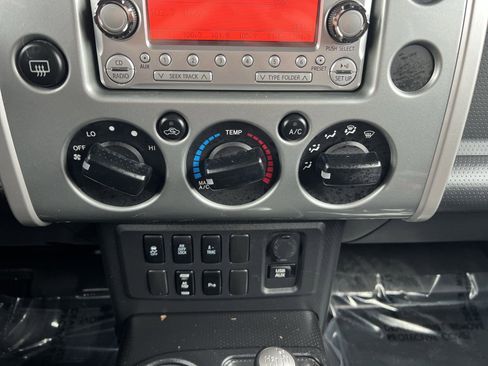 Used 2012 Toyota FJ Cruiser 4WD w/ Upgrade Pkg image 19