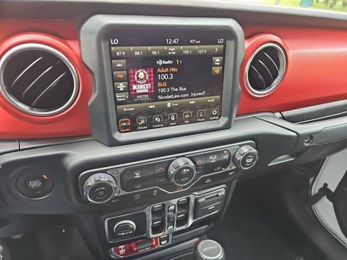 Used 2022 Jeep Gladiator Rubicon AWD/4WD image 21