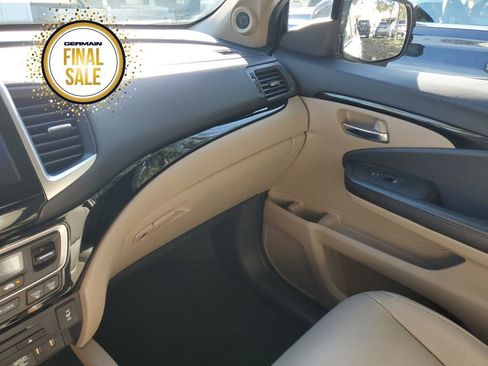 Used 2017 Honda Pilot Touring image 32