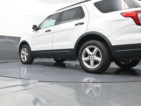 Used 2018 Ford Explorer 4WD w/ Class II Trailer Tow Package image 27