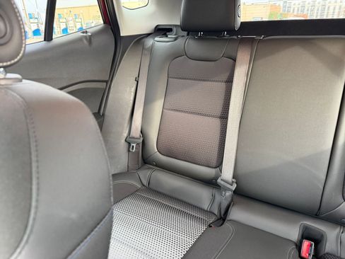 Used 2025 Chevrolet Trax LT image 37