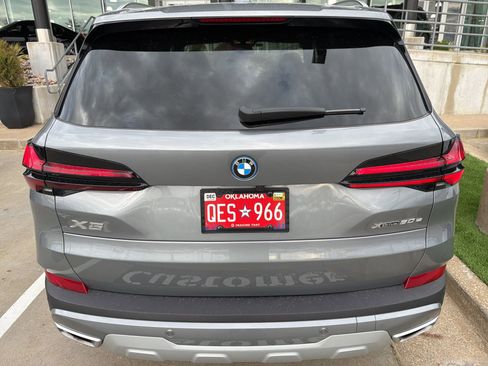 Used 2025 BMW X5 xDrive50e w/ Parking Assistance Package image 8