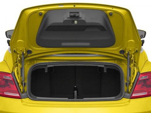 Used 2013 Volkswagen Beetle 2.5 image 12