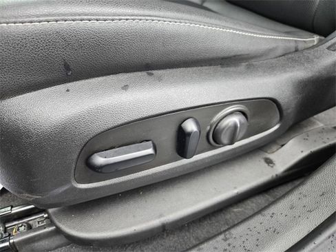 Used 2023 Chevrolet Blazer LT image 27