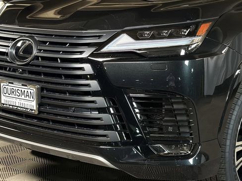 New 2026 Lexus LX 600 4WD w/ Luxury Package image 3