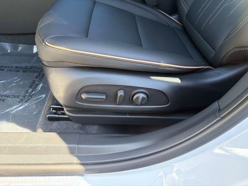 New 2026 Buick Envista Sport Touring FWD image 19