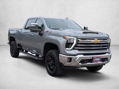 Used 2024 Chevrolet Silverado 2500 LTZ w/ LTZ Plus Package image 3