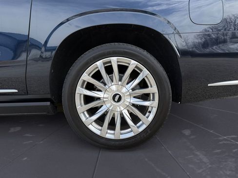 Used 2021 Cadillac Escalade ESV Premium Luxury w/ Driver Assist Tech Package image 26