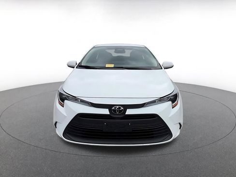 Used 2025 Toyota Corolla LE image 4