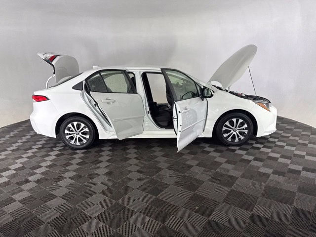 Used 2022 Toyota Corolla LE w/ Body Protection Package (TMS) FWD image 15