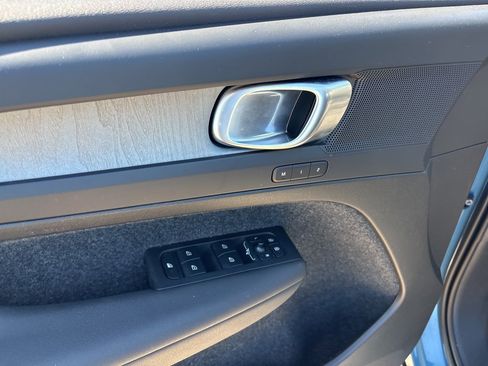 Certified 2025 Volvo XC40 B5 Plus image 13