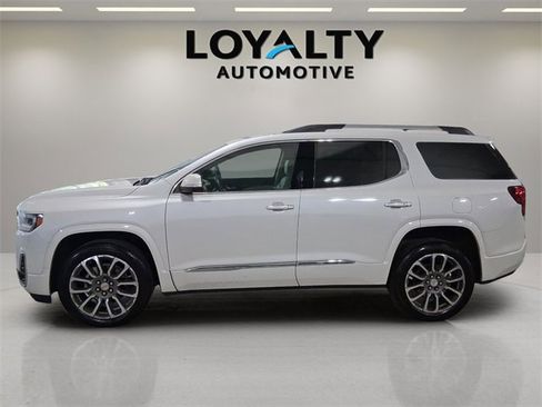 Used 2022 GMC Acadia Denali w/ Denali Technology Package image 2