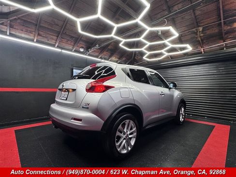 Used 2013 Nissan Juke SV FWD image 3